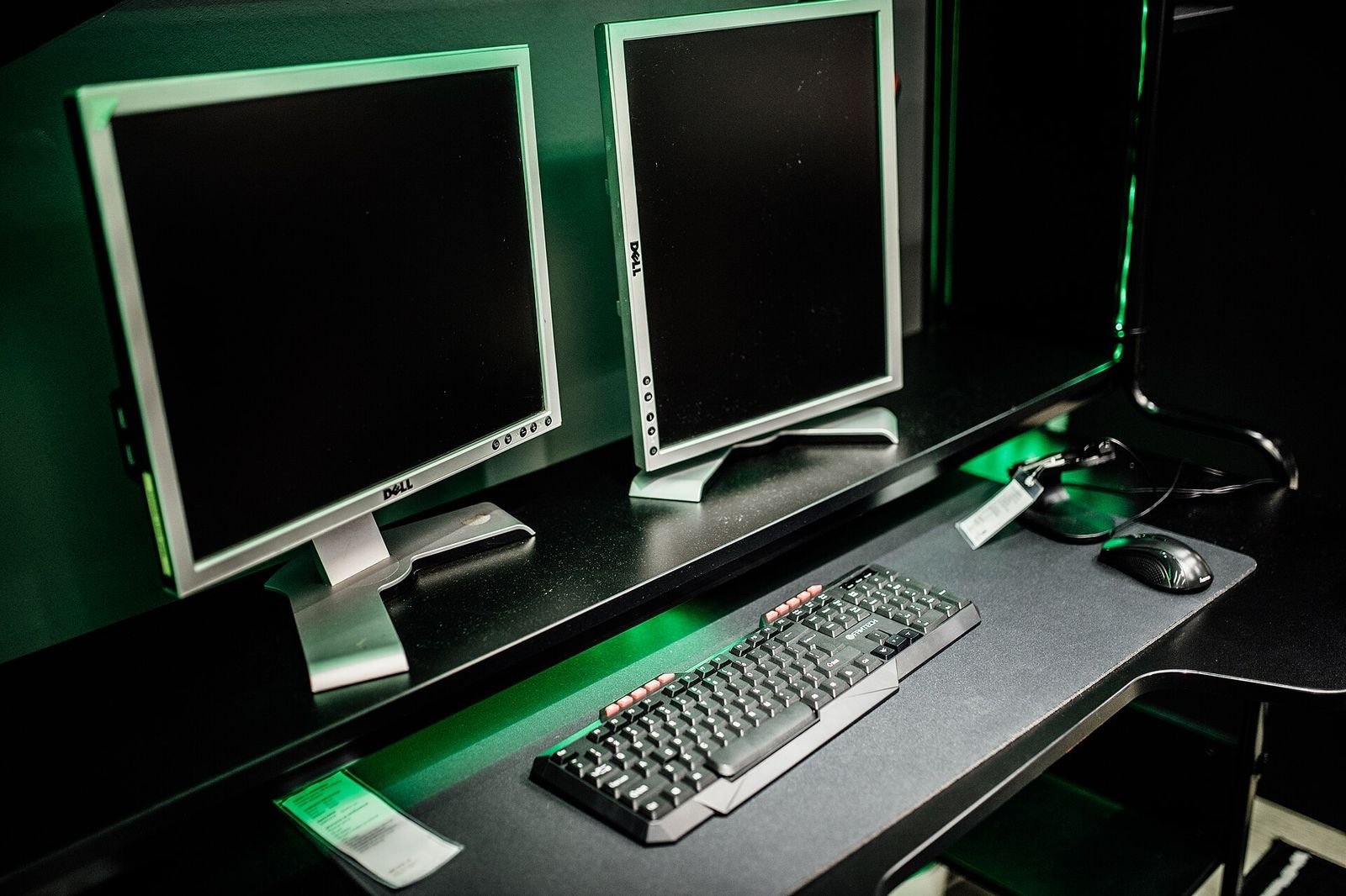 Monitor Arms Buying Guide: VESA, Weight, Mounting and Setup